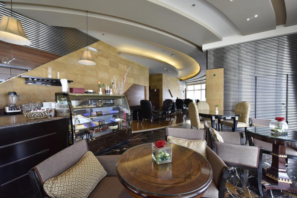 Awaliv International Hotel