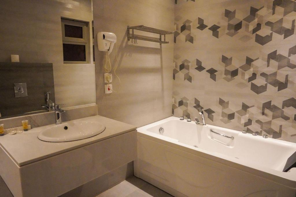 Moments Living Hotel