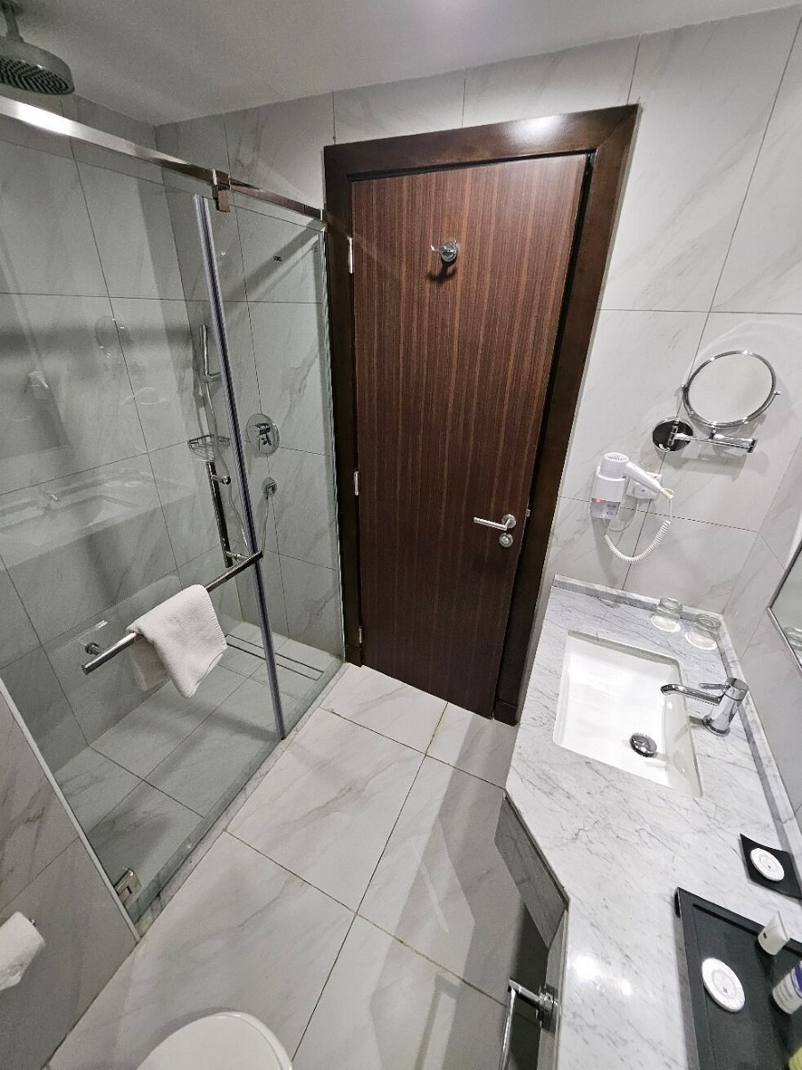 Wirgan Al Noor Tapestry Collection by Hilton