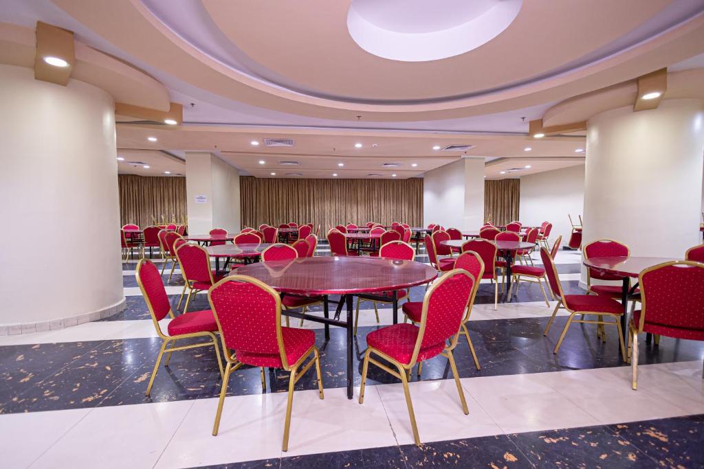 فندق المسار العزيزية