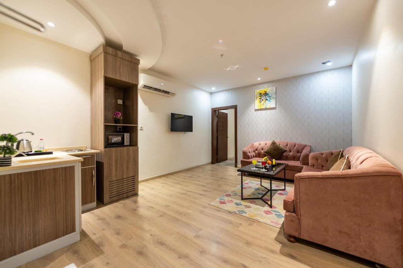 هوليدي بلس - النزهة(Holiday Plus - Al Nuzha)