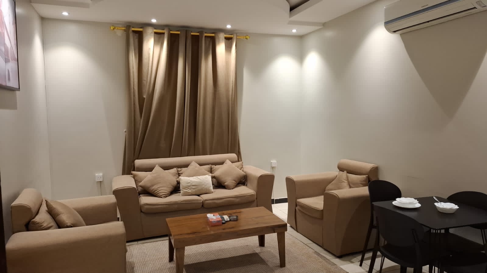 Golden M2 Services Apartments