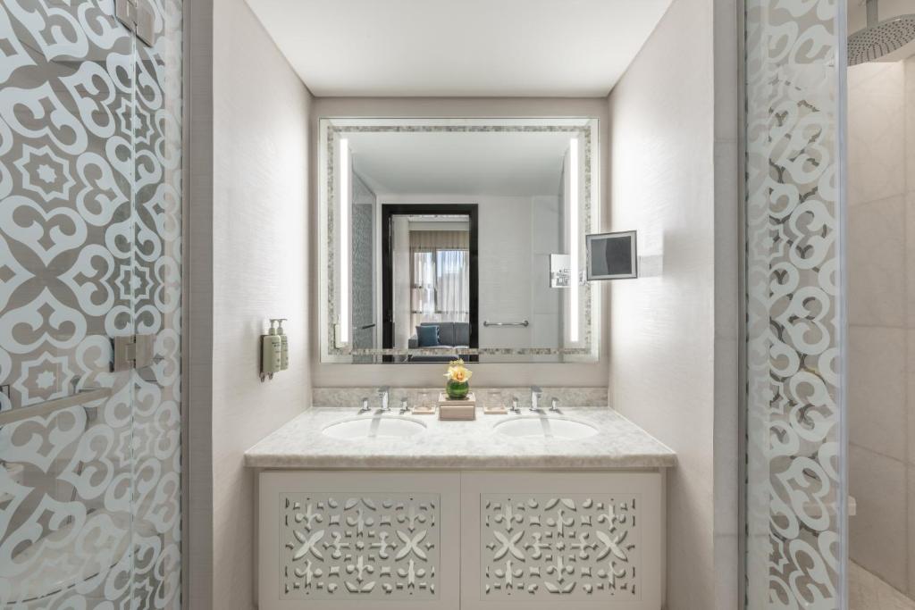 فندق روتانا جبل عمر 