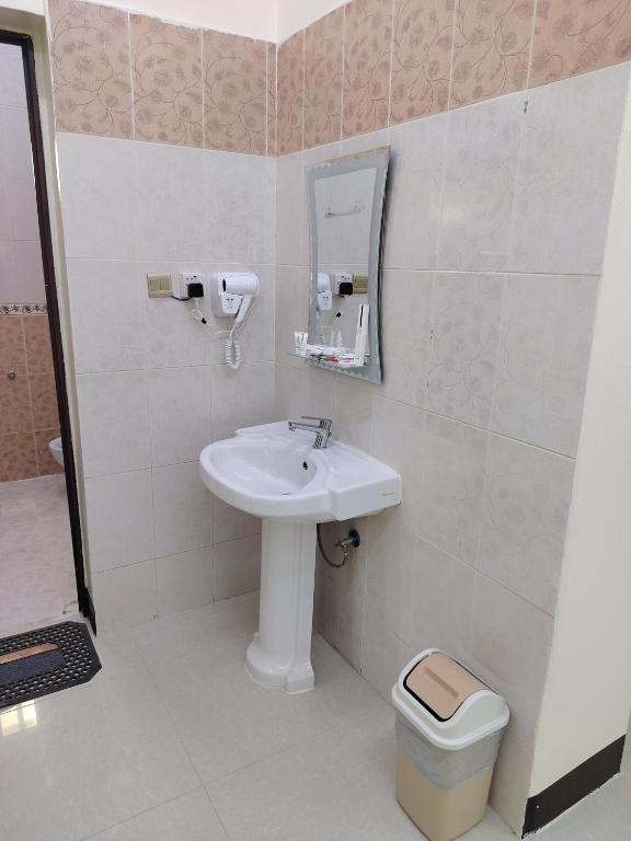 Al Eairy Furnished Apartments Dammam 4