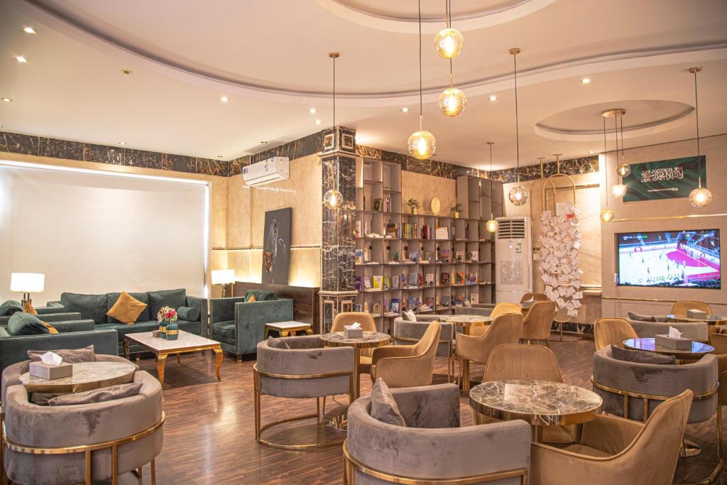 Joan Gold For Furnished Apartments