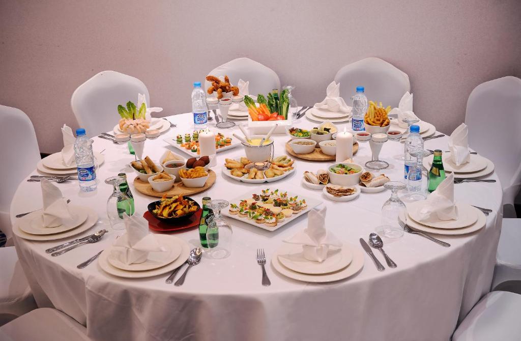 قصر الحمراء من ورويك(Al Hamra Palace By Warwick)