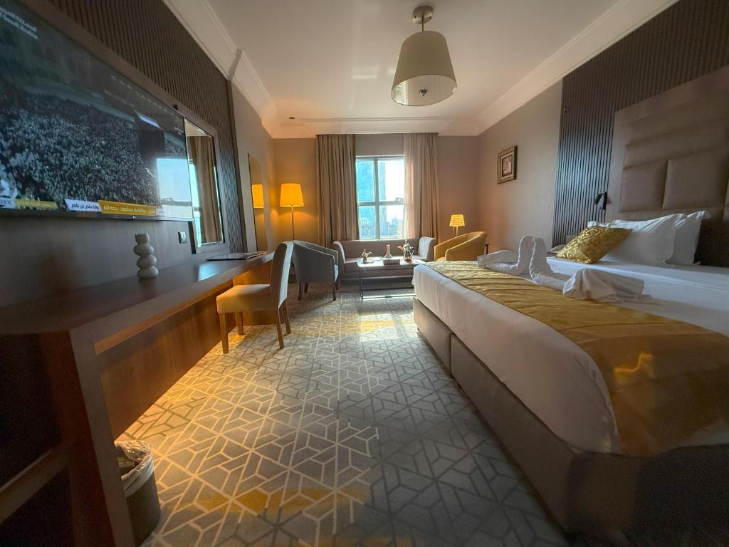 فندق كراون تاون