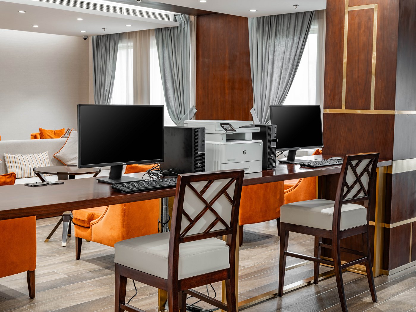 Wirgan Al Noor Tapestry Collection by Hilton