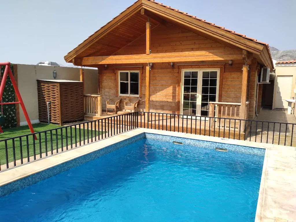 شاليهات الكوخ السويسري وأكوابارك