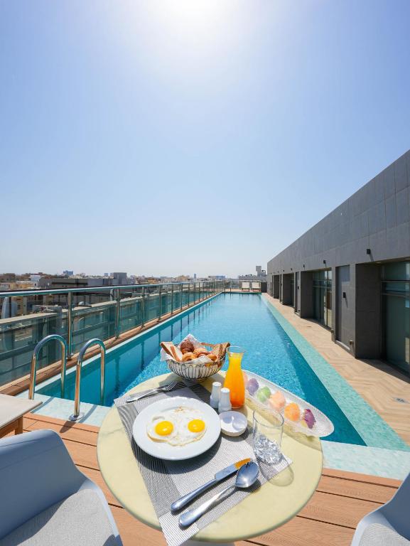 فندق كازا ديورا(Casa Diora Hotel)