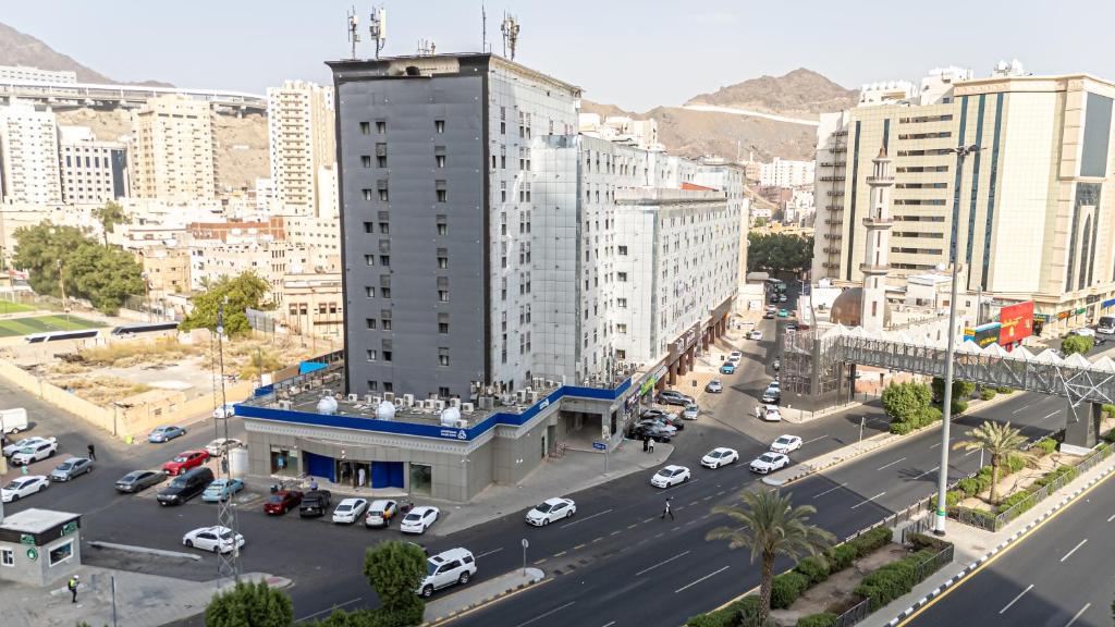 Yaqeen hotel