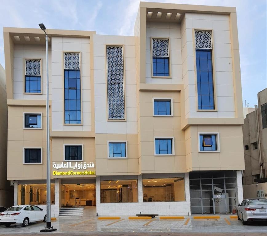Diamond Corners Hotel