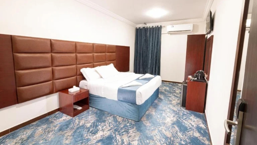 فندق اليقين 