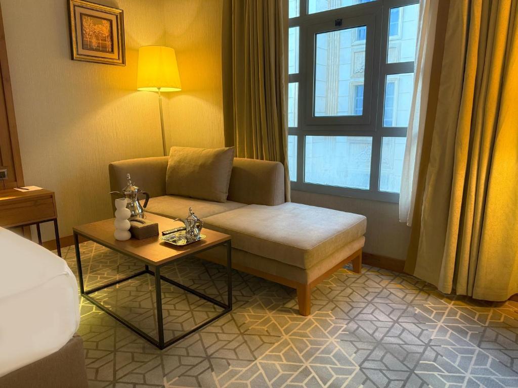 فندق كراون تاون