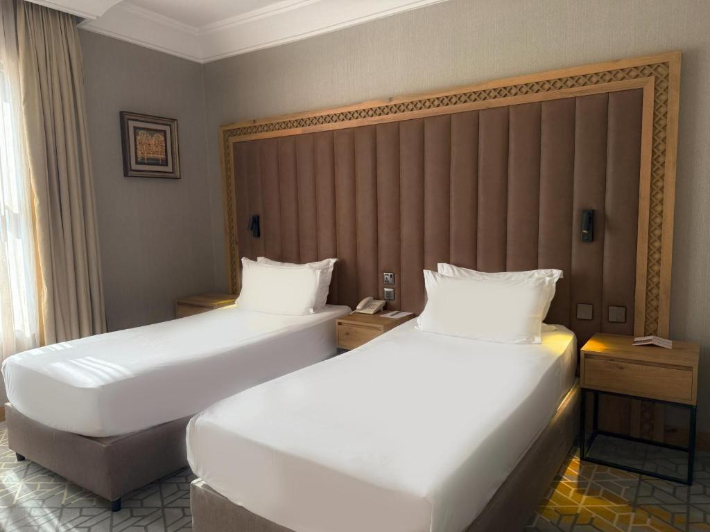 فندق كراون تاون