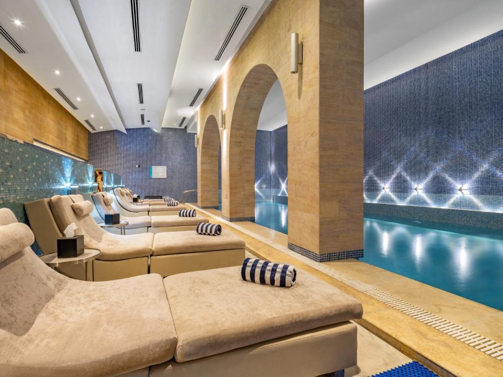 فندق ذا فينيو جدة الكورنيش