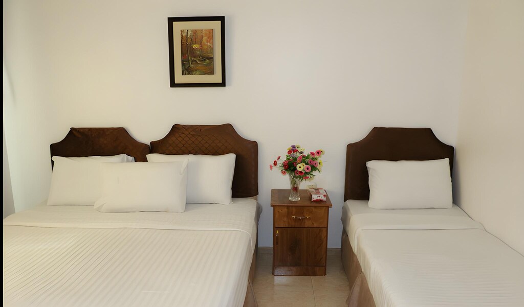 العلياء(Al Alya Hotel Rooms and Suites)