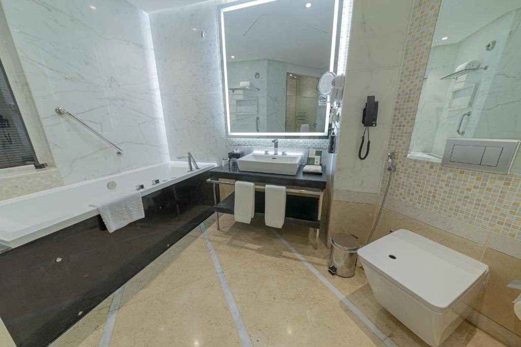 فندق ذا فينيو جدة الكورنيش