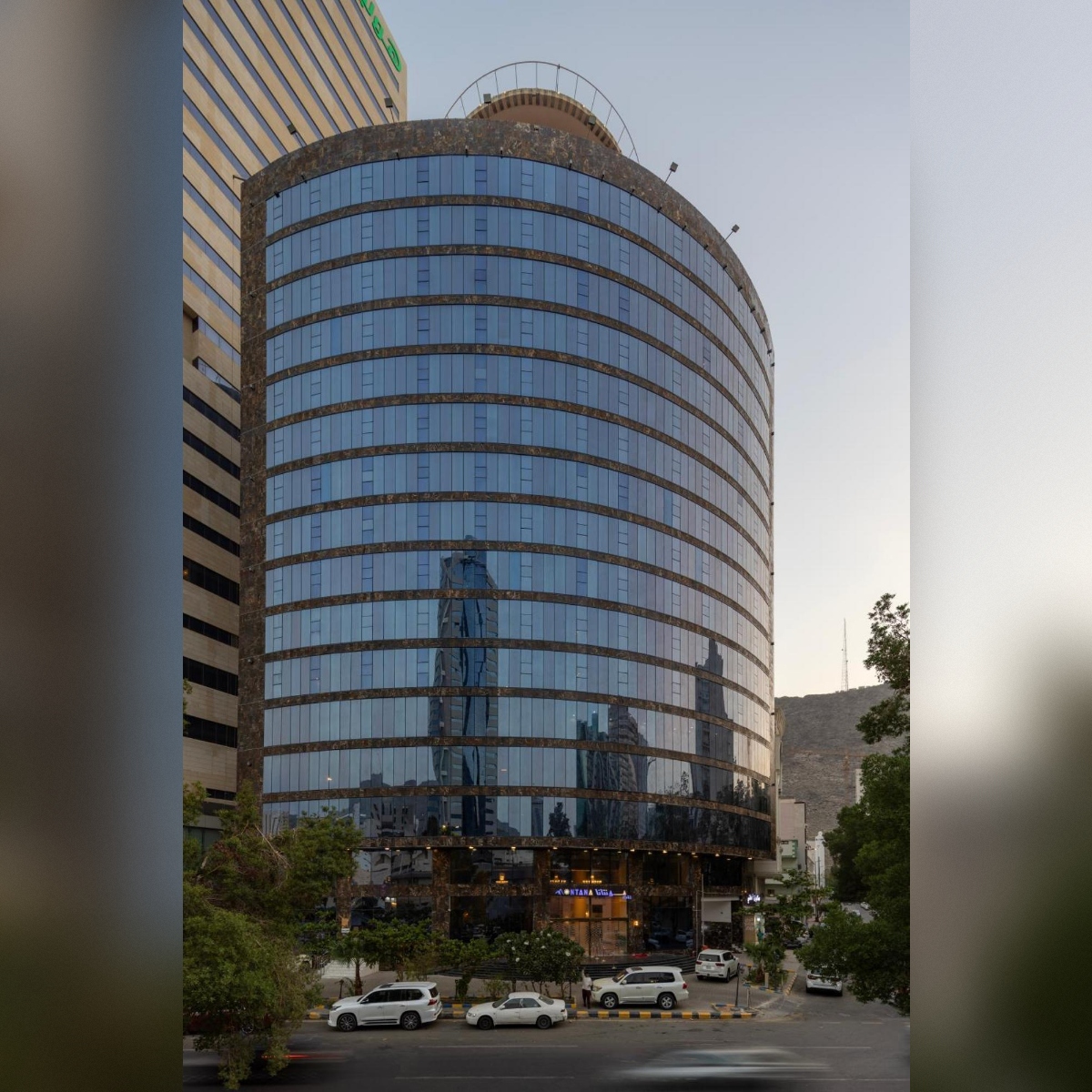 Montana Al Azizia Hotel