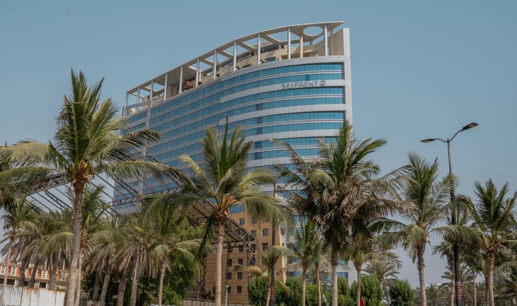 سي فرونت لوكس-سويت