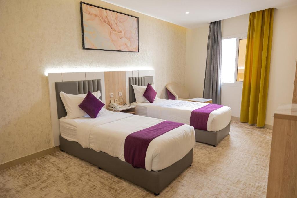 Diamond Corners Hotel