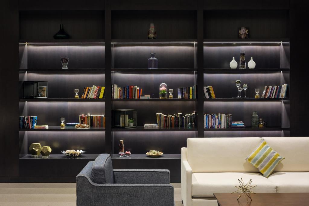 ستايبريدج سويتس الخبر