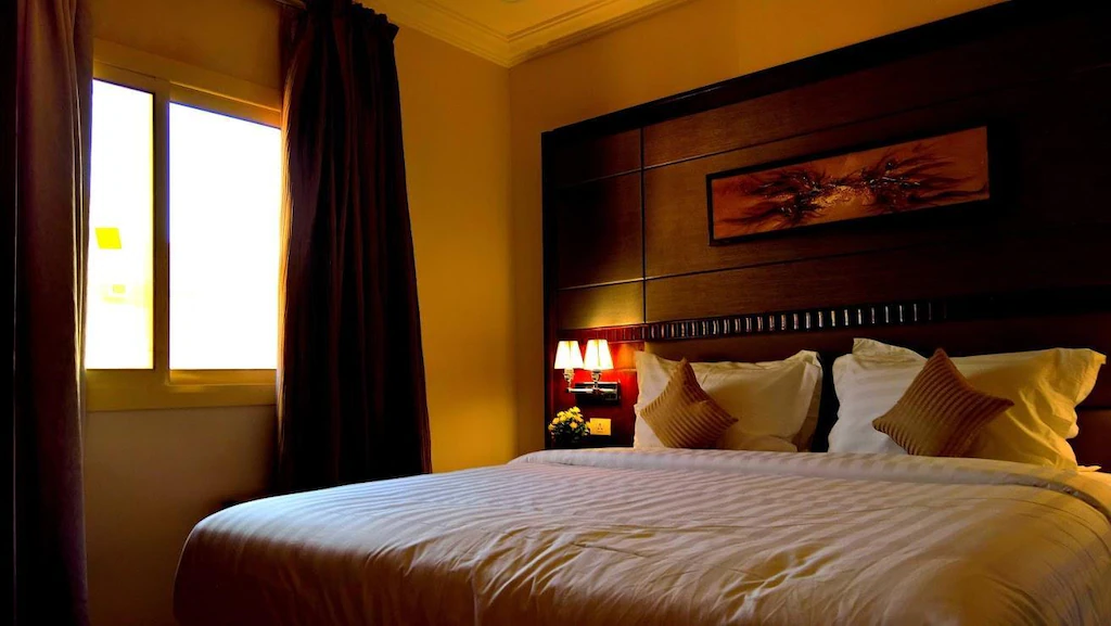 لؤلؤة الأربعين للأجنحة الفندقية