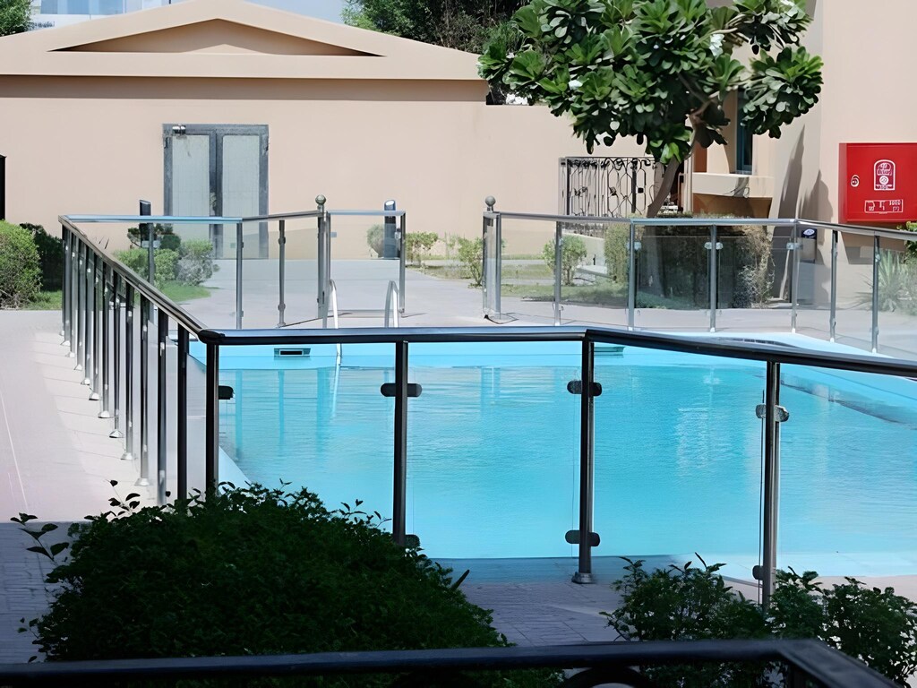  Gulf Terrace Corniche Hotel