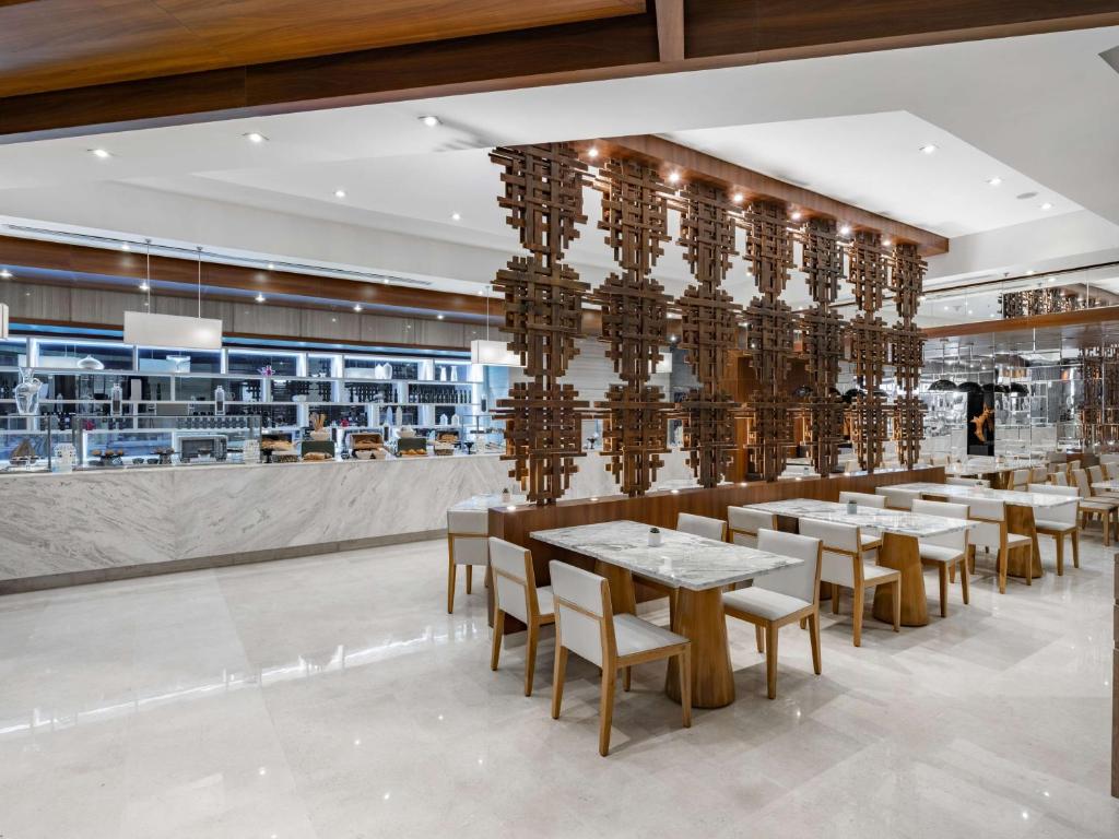 فندق ذا فينيو جدة الكورنيش