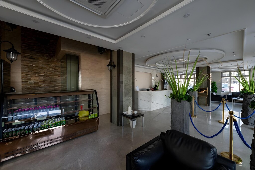 Holiday Plus Hotel Suites Al Marwa