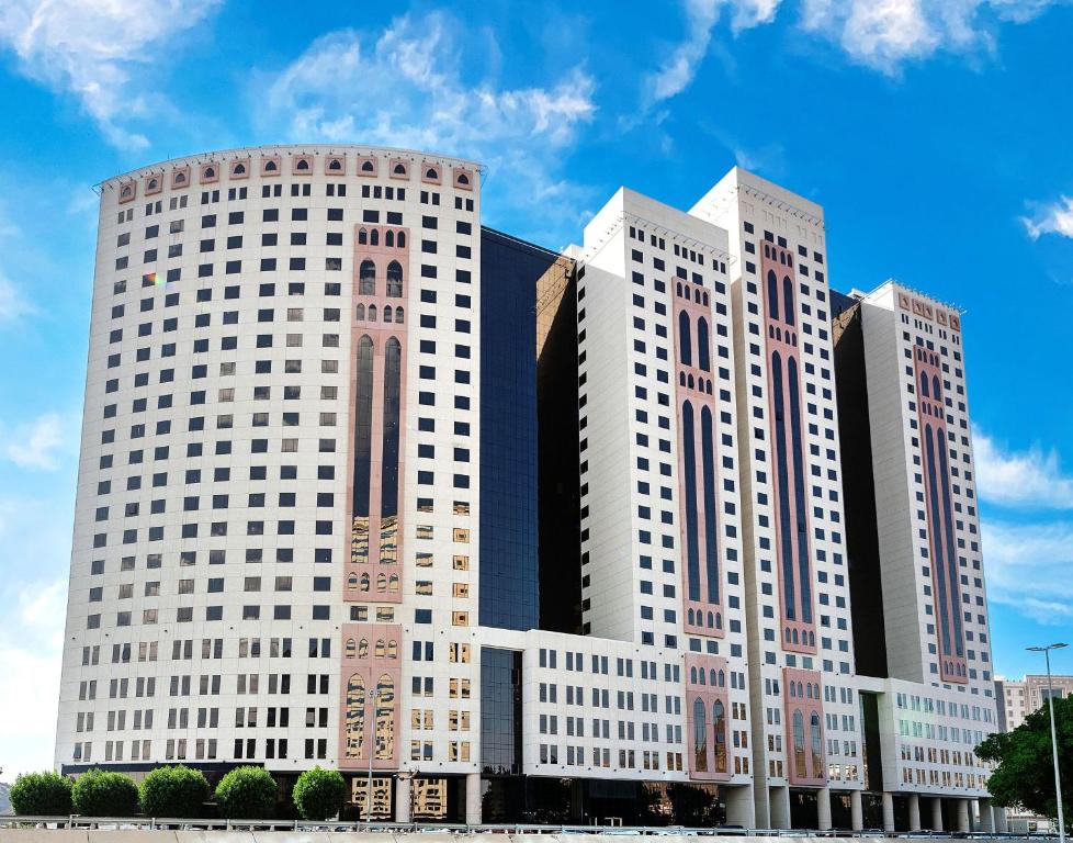 ورقان النور، تابيستري كولكشن من هيلتون