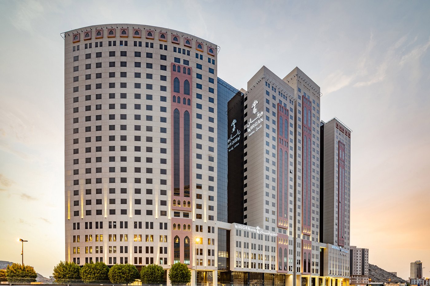 Wirgan Al Noor Tapestry Collection by Hilton