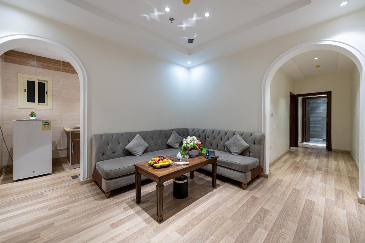 هوليدي بلس - النزهة(Holiday Plus - Al Nuzha)