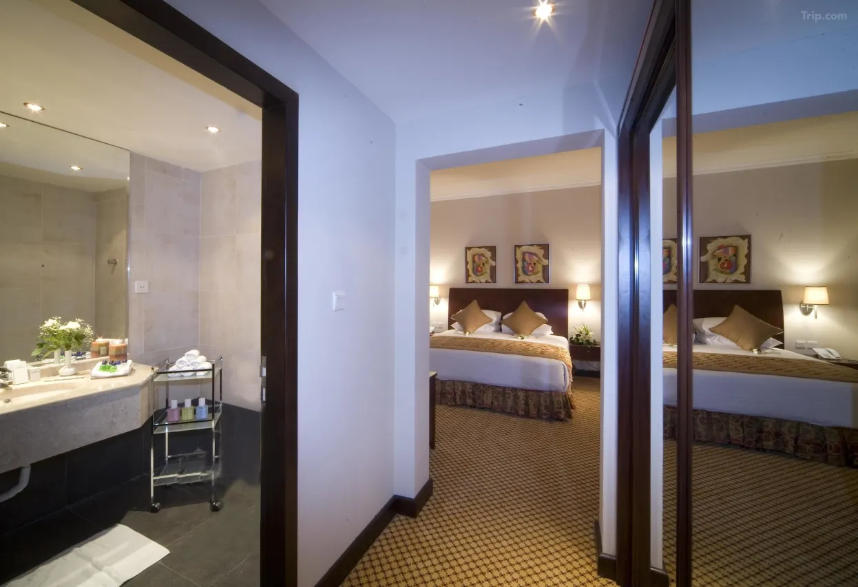 جولدن توليب الخبر الكورنيش