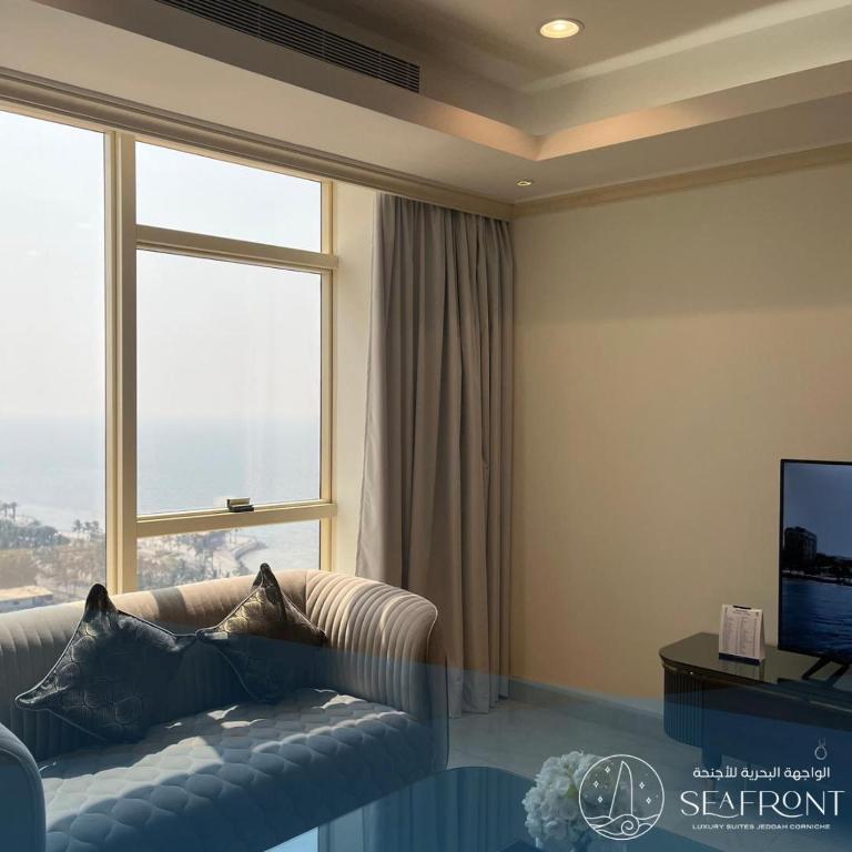 سي فرونت لوكس-سويت