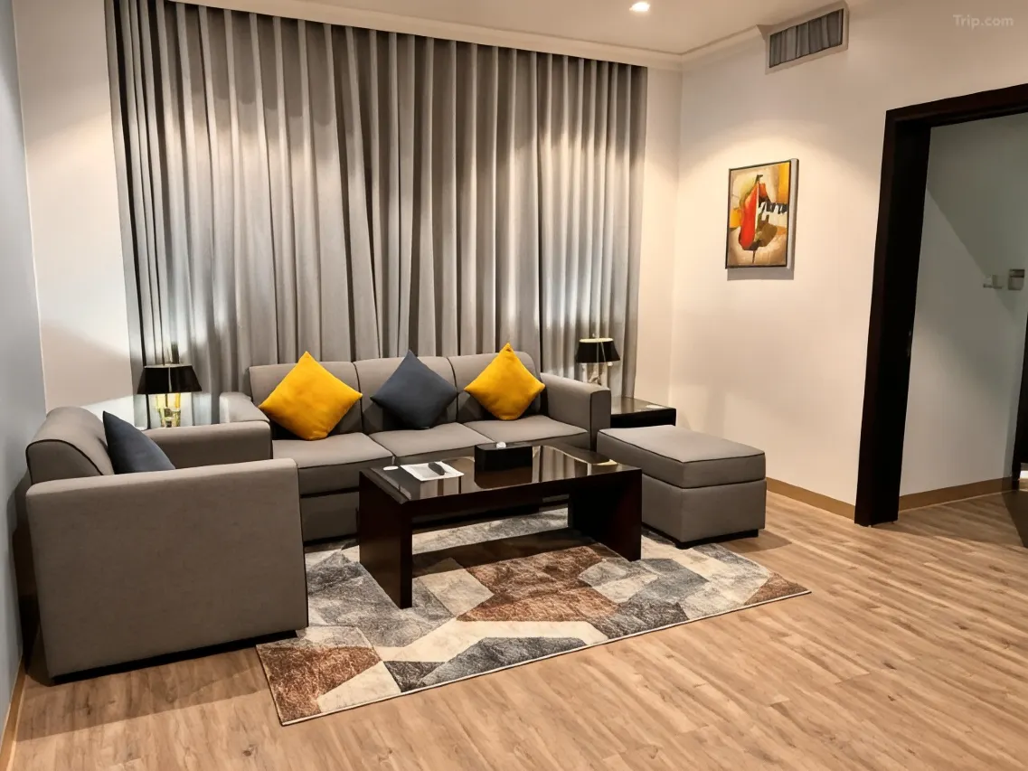 جولدن توليب الخبر الكورنيش