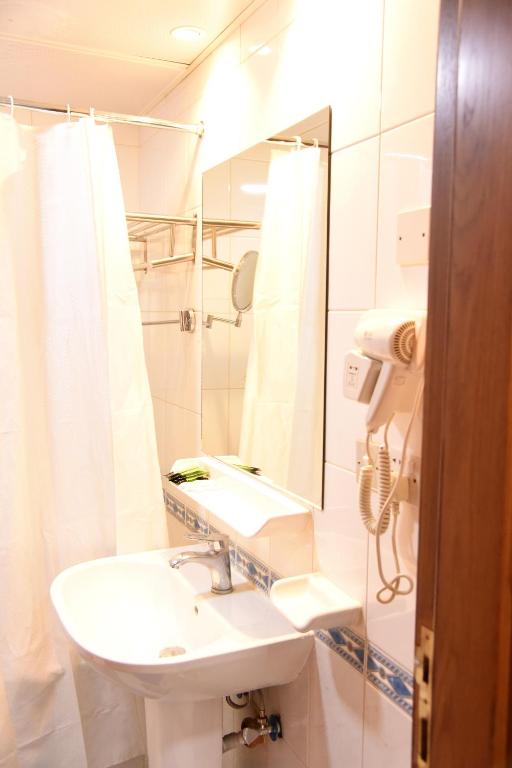 Al Andalus Palace Golden Hotel