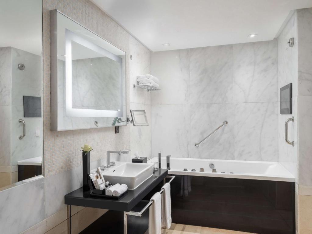 فندق ذا فينيو جدة الكورنيش