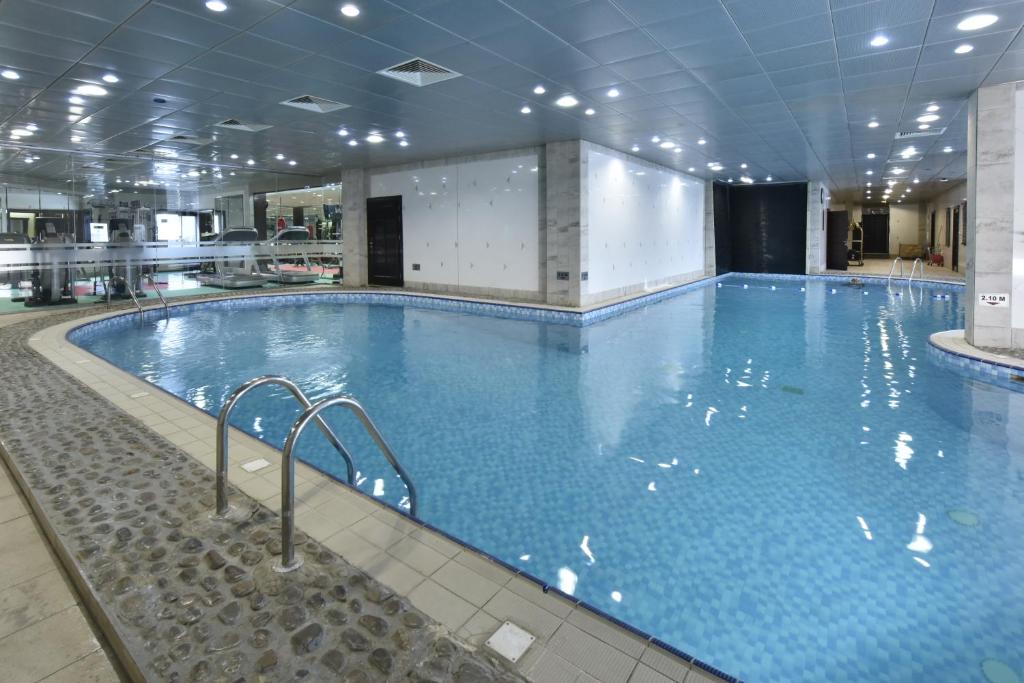 Awaliv International Hotel