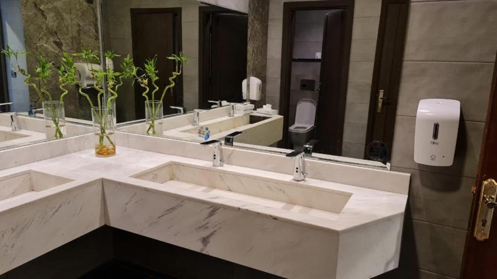 فندق جوار المدينة الفندقية