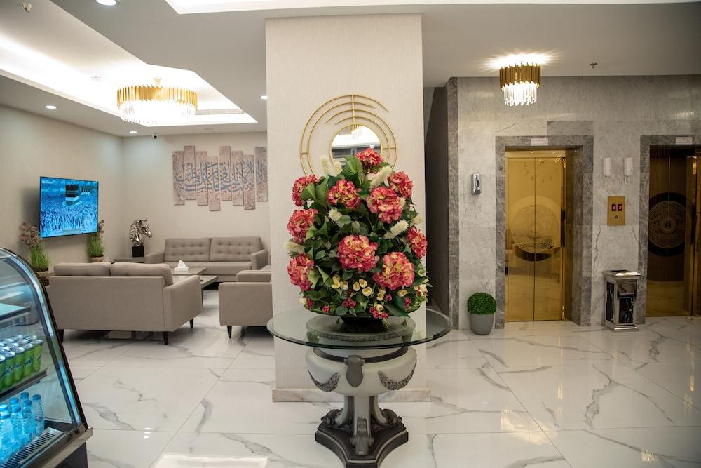 مول لاتين سويتس الأندلس