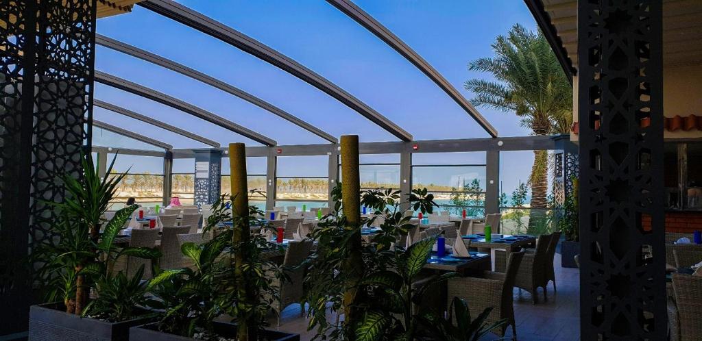 فندق جولدن توليب للأجنحة الفندقية(Golden Tulip Al Khobar Suite Hotel)