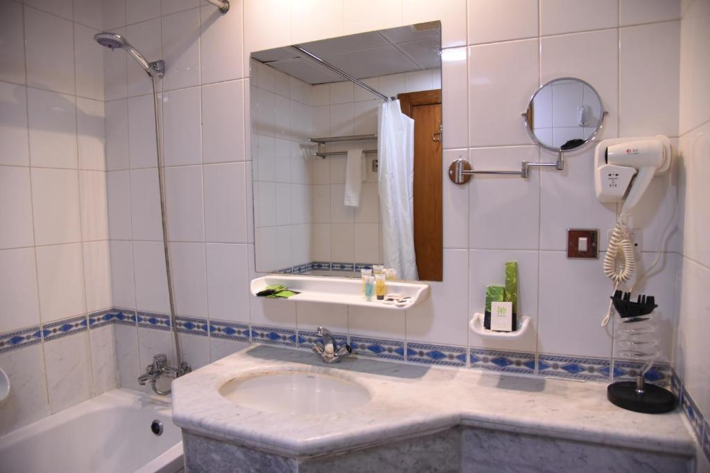 Al Andalus Palace Golden Hotel